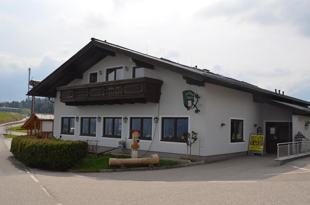 Gasthof-Pension Urzn Altmuenster Exterior photo