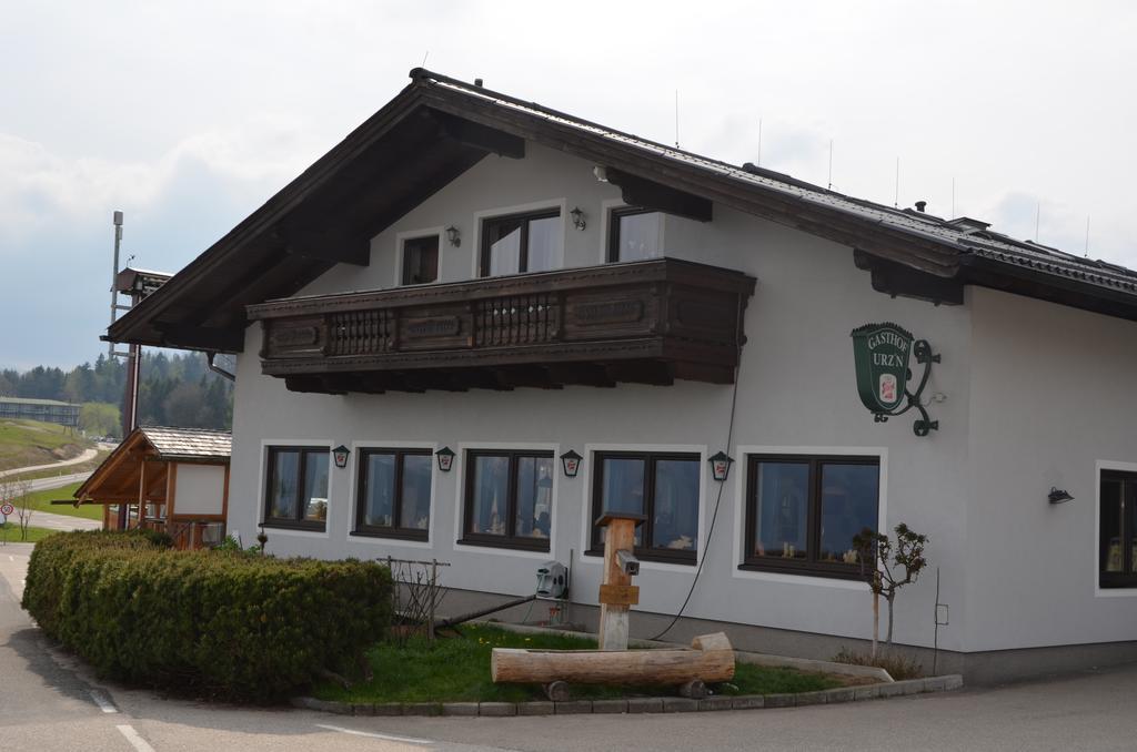 Gasthof-Pension Urzn Altmuenster Exterior photo